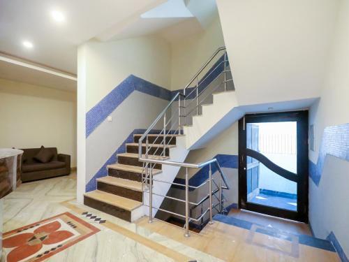 Hotel Oyo 78560 Collection O Siris Road Dlf Phase 3