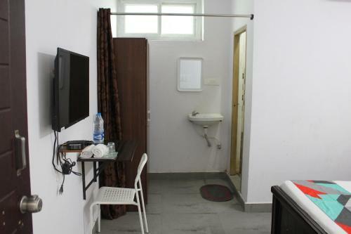 Hotel Spring Leaf Budget