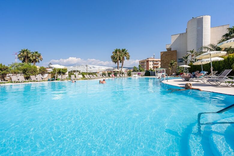 Hotel Capo Peloro Resort