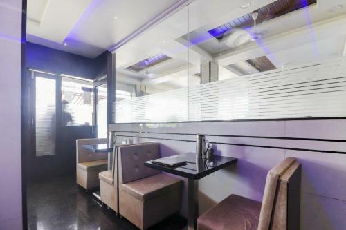 Hotel Oyo 77700 Collection O Surabhi Grand