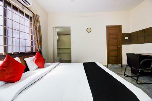 Hotel Capital O 77334 Halcyon Jubilee
