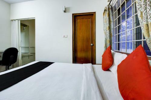 Hotel Capital O 77334 Halcyon Jubilee