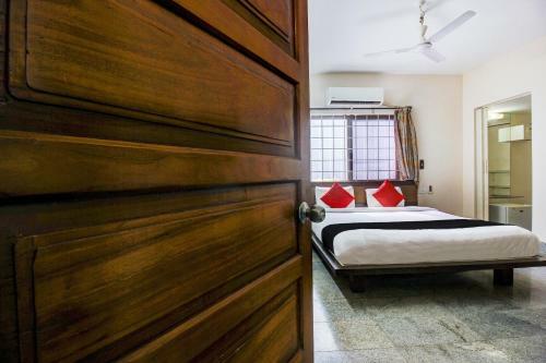 Hotel Capital O 77334 Halcyon Jubilee