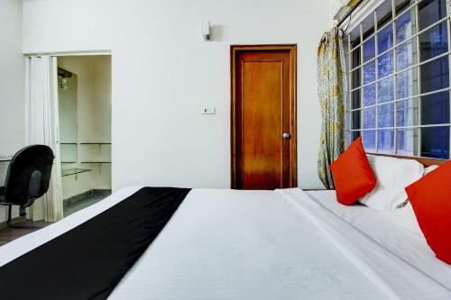 Hotel Capital O 77334 Halcyon Jubilee