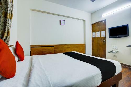 Hotel Capital O 77334 Halcyon Jubilee