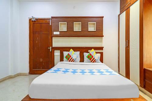Hostal Oyo Homes 78526 Sangham Residency
