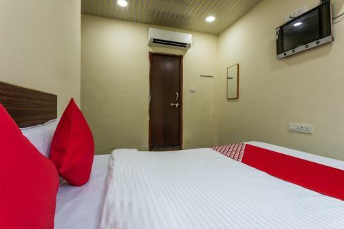 Oyo 47033 Hotel Krishna