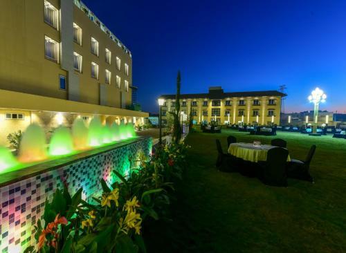 Express11 Hotel