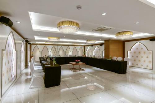 Express11 Hotel