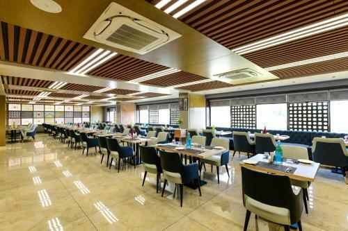 Express11 Hotel