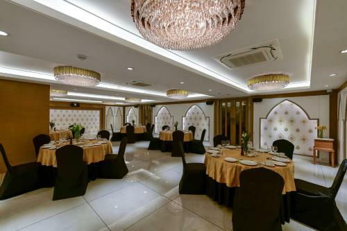 Express11 Hotel