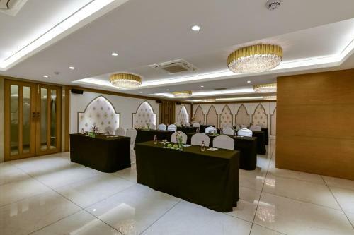 Express11 Hotel