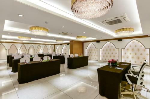 Express11 Hotel