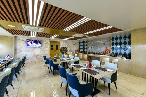 Express11 Hotel