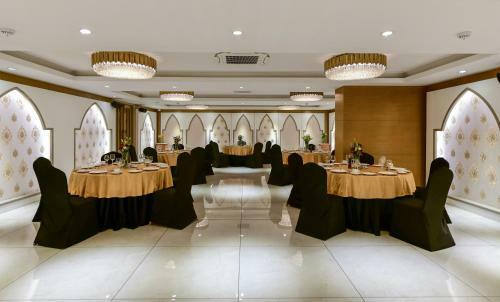 Express11 Hotel
