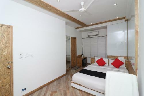 Capital O 7743 Hotel Hiland International