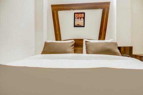 Collection O 50377 Hotel Shri Sai Manglam