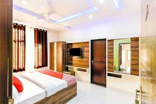 Oyo 30328 Hotel Shyam Palace