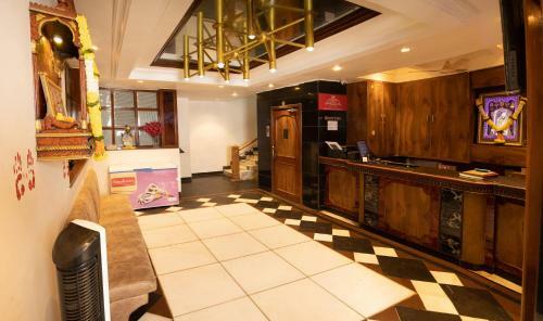 Raja Hotel