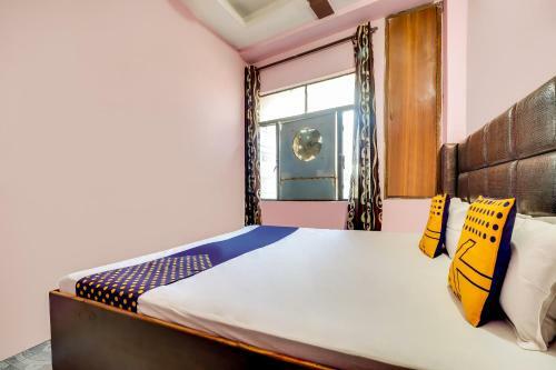 Hotel Spot On 65515 Kanpur Deluxe
