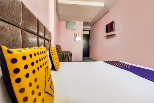 Hotel Spot On 65515 Kanpur Deluxe