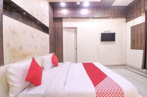 Hotel Oyo 78411 The Luxury Living
