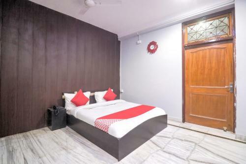 Hotel Oyo 78411 The Luxury Living
