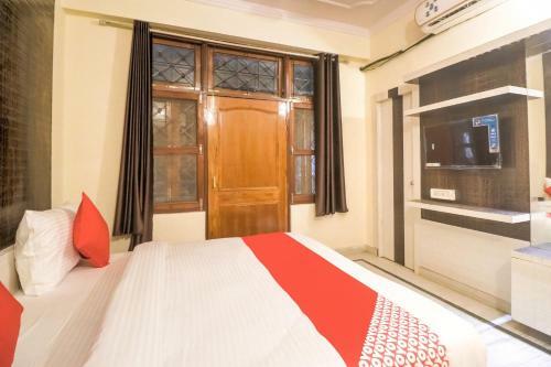 Hotel Oyo 78411 The Luxury Living