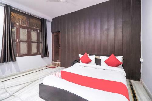 Hotel Oyo 78411 The Luxury Living