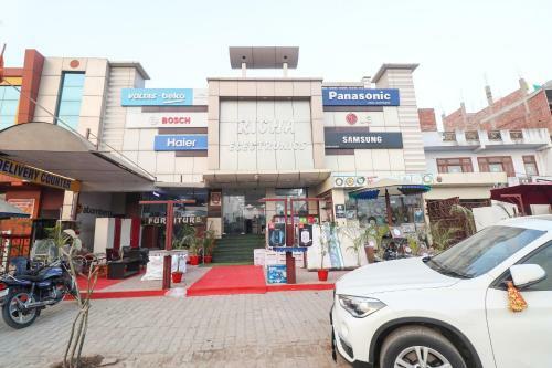 Hotel Oyo 78411 The Luxury Living