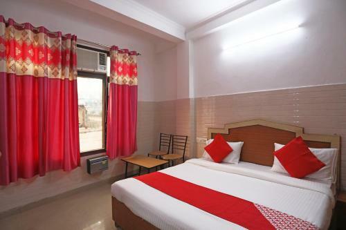 Oyo 49556 Hotel Shree Maa Palace
