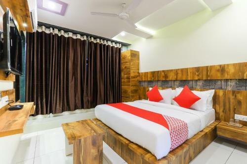 Oyo 64029 Hotel Phoenix
