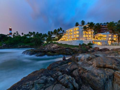 Hotel Rockholm At The Light House Beach