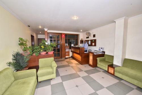 Hotel Tekarees Inn
