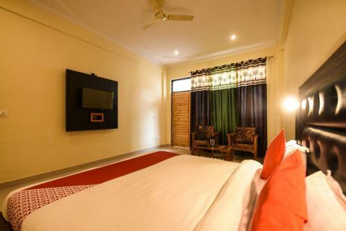 Hotel Capital O 16608 Raku's Place