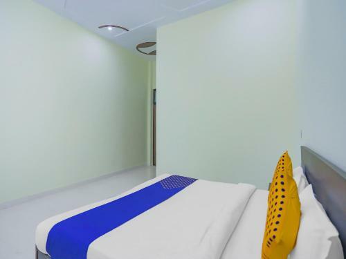 Hotel Spot On 78529 Rr Guest House