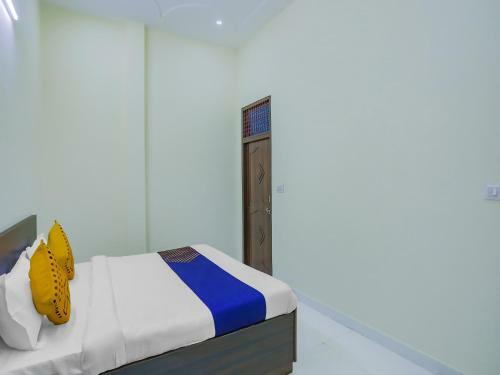 Hotel Spot On 78529 Rr Guest House