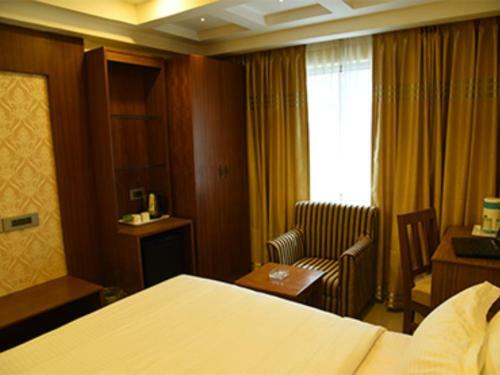 Hotel The Vijay Park - Airport