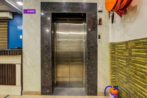 Hotel Silverkey Executive Stays 42891 Hira Palace