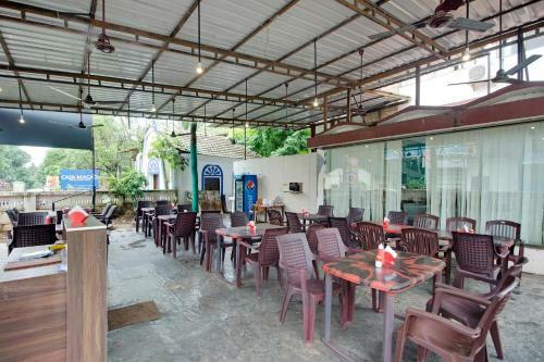 Hotel Oyo 45983 Savera Holiday Home