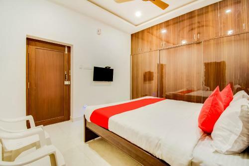 Hotel Oyo 37958 Rvn Guest Inn