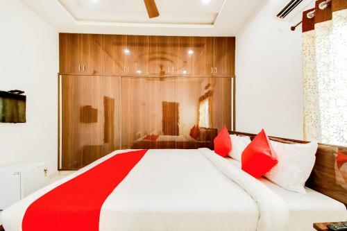 Hotel Oyo 37958 Rvn Guest Inn