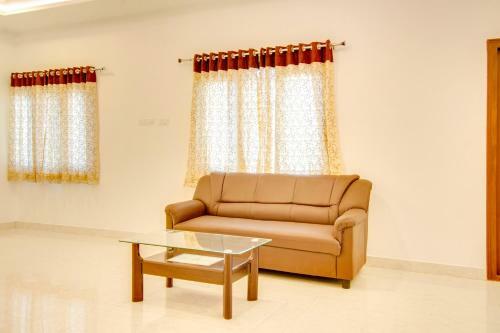 Hotel Oyo 37958 Rvn Guest Inn
