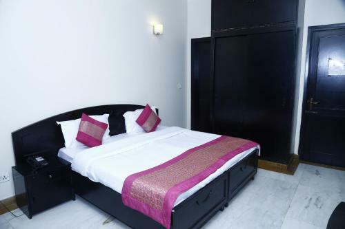 Hotel City Centre Inn - Couple Friendly Stays