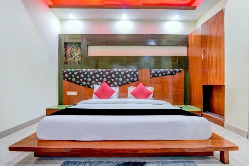 Capital O 889 Hotel City Stories 2