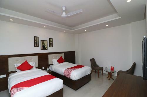 Hotel Oyo 37722 Silver Oak Luxury Comfort Inn