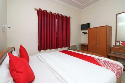 Oyo 29941 Hotel Hukum Palace