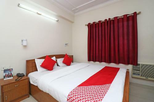 Oyo 29941 Hotel Hukum Palace