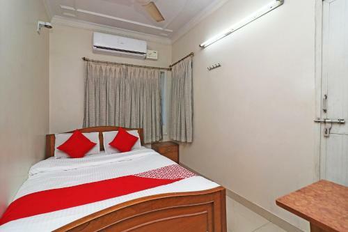 Oyo 29941 Hotel Hukum Palace