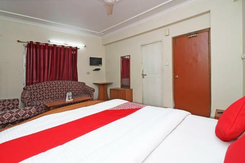 Oyo 29941 Hotel Hukum Palace